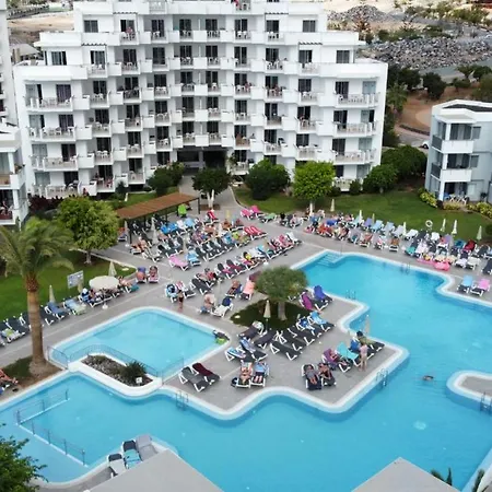 Apartment With Wifi, Pool, A 600m From Los Cristianos Beach In Tenerife *