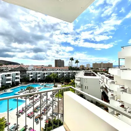 Apartment With Wifi, Pool, A 600m From Los Cristianos Beach In Tenerife *